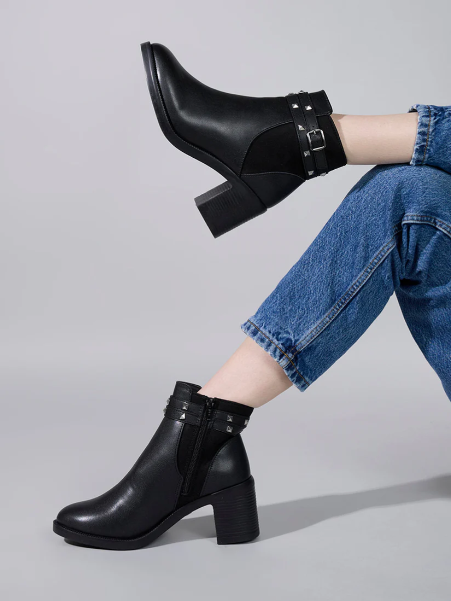 Womens Black Solid Casual Round Toe Ankle Boots
